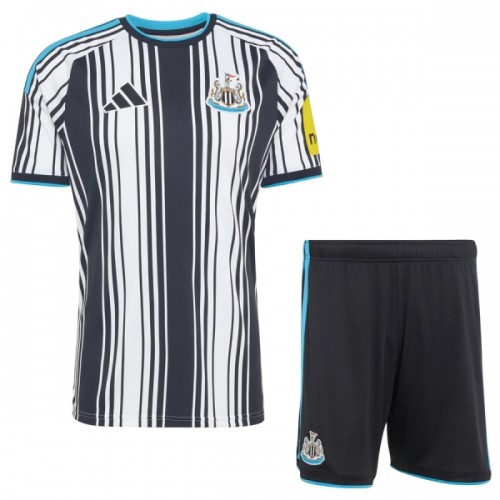 Divisa Newcastle United Primo 2026-27 Maniche Corte - Bambino Divisa Newcastle United Primo 2026-27 Maniche Corte - Bambino