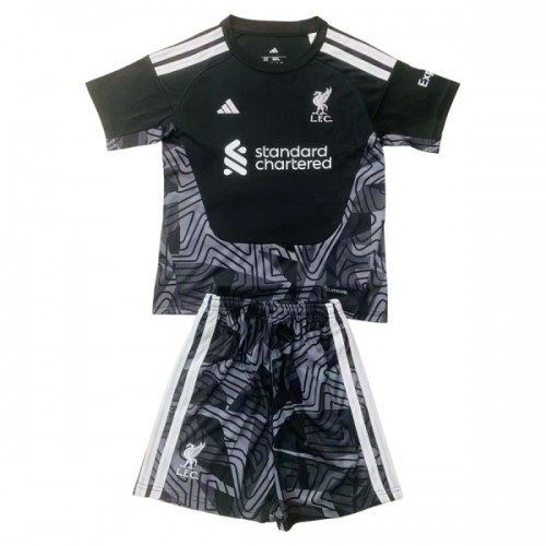 Divisa Portiere Liverpool 2026-27 Maniche Corte Nera - Bambino Divisa Portiere Liverpool 2026-27 Maniche Corte Nera - Bambino