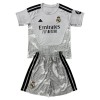 Divisa Portiere Real Madrid 2026-27 Maniche Corte Grigia - Bambino Divisa Portiere Real Madrid 2026-27 Maniche Corte Grigia - Bambino