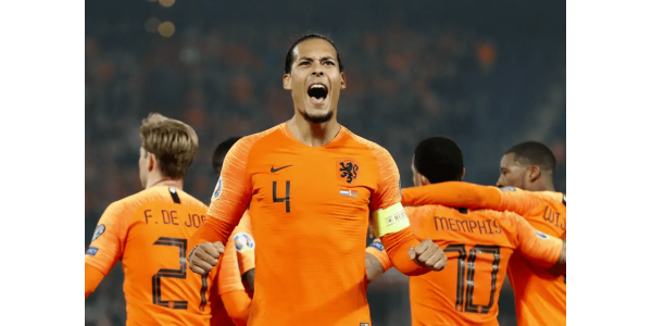 La squadra olandese ha mostrato grande potenziale e forza, purtroppo De Jong ha mancato La squadra olandese ha mostrato grande potenziale e forza, purtroppo De Jong ha mancato