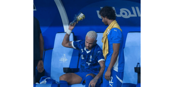 Neymar è di nuovo tormentato dagli infortuni Neymar è di nuovo tormentato dagli infortuni