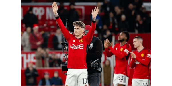 Da 0-2 a 3-2, il Manchester United torna a battere l'Aston Villa