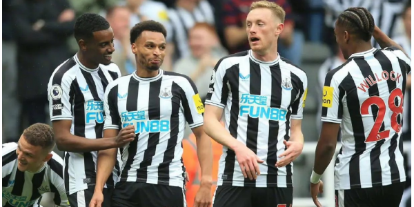 Il Newcastle ha battuto il Tottenham 6-1 Il Newcastle ha battuto il Tottenham 6-1