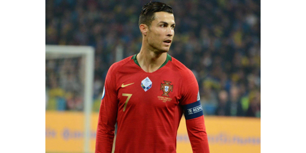 Ronaldo rifiutato dal pubblico portoghese per partecipare ai Mondiali, il paese dichiara lo status di Ronaldo Ronaldo rifiutato dal pubblico portoghese per partecipare ai Mondiali, il paese dichiara lo status di Ronaldo