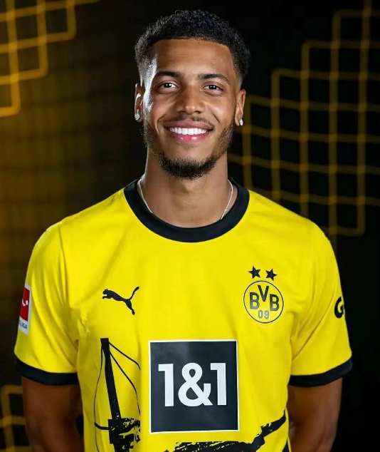 Il Dortmund ha acquistato il centrocampista tedesco Nmecha per 30 milioni di euro