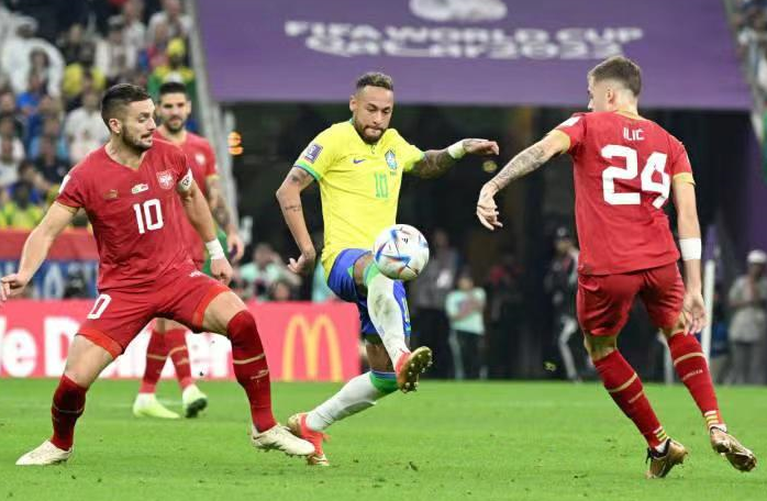 Mondiali - Neymar è stato violato 9 volte nella prima partita, distorsione alla caviglia destra